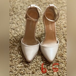 LADIES WHITE HEELS WITH BEADS